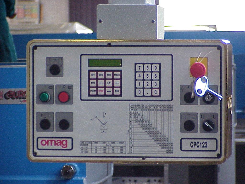 OPTIONAL FOR EPB PRESS BRAKE Numerical Control CPC123 CPC123 is a numerical control for conventional press brakes and shears designed in our factory.