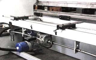 Back gauge All the press brakes EPB series can be equipped with a back gauge.