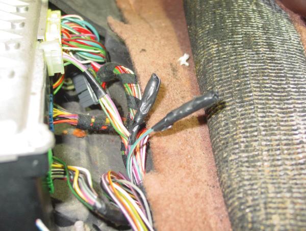 10. USING ANOTHER WIRE CONNECT AND JUMPER WIRE, CONNECT THE BLUE