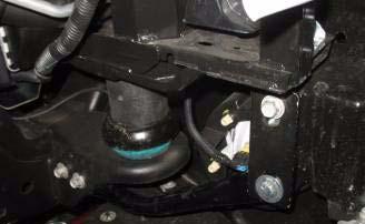 bolts to body mount. DO NOT TIGHTEN