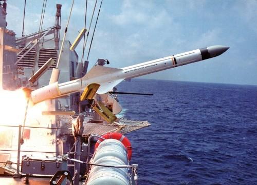 And the one used by the MM-40: SM-39 use a special container that can be fire from a standard 533mm torpedo tube, it is called VSM (Véhicule Sous Marin) and allow firing without revealing the sub