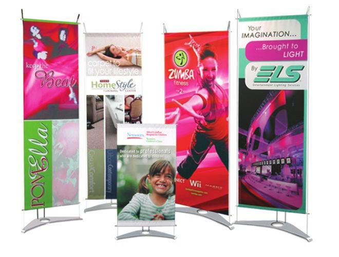 D4 Displays VERSATILE DISPLAY SYSTEMS The D4 is a free-standing portable banner system available in a wide range of graphic sizes.