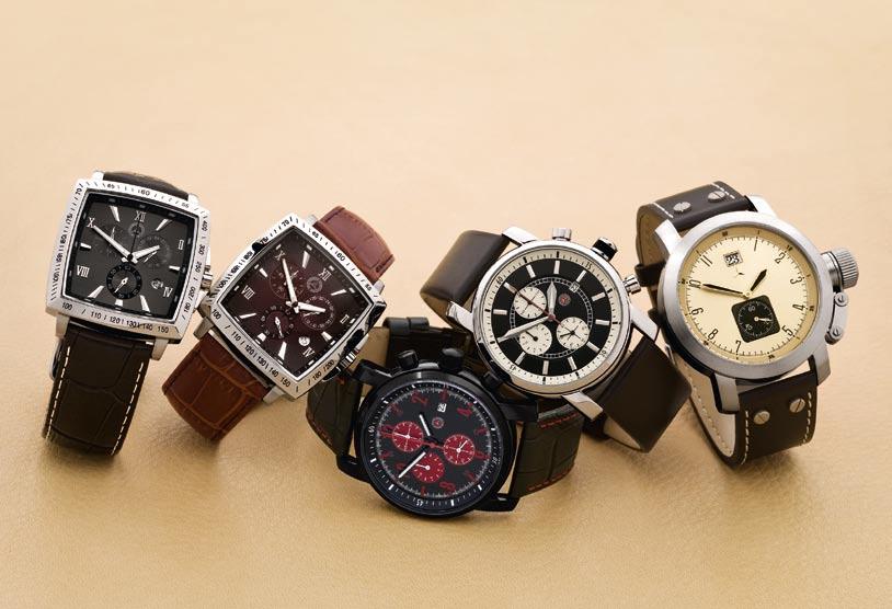 B6 604 3425 CARRÉ BLACK or BROWN CHRONOGRAPH WATCH Stainless steel case, with black dial and black crocodile-effect leather strap or brown dial and brown crocodile-effect leather strap.