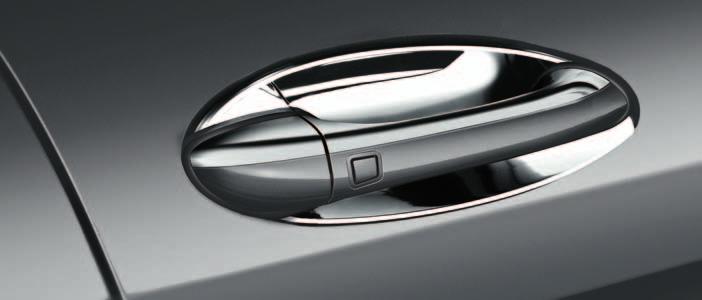 Exterior Appearance Interior Appearance Illuminated Door Sills Light-up your R-Class in