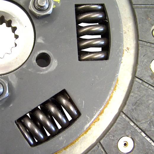 and eliminate gear rattle at idle speed. Non genuine: The clutch discs do not feature idle damper springs at all!