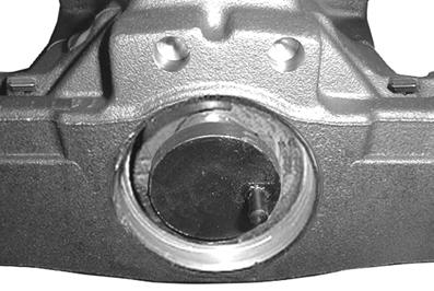 The sealing seat for protection cap (10) in the brake calliper must be clean and free from grease. 21 Grease the thread of the adjuster screw (21).