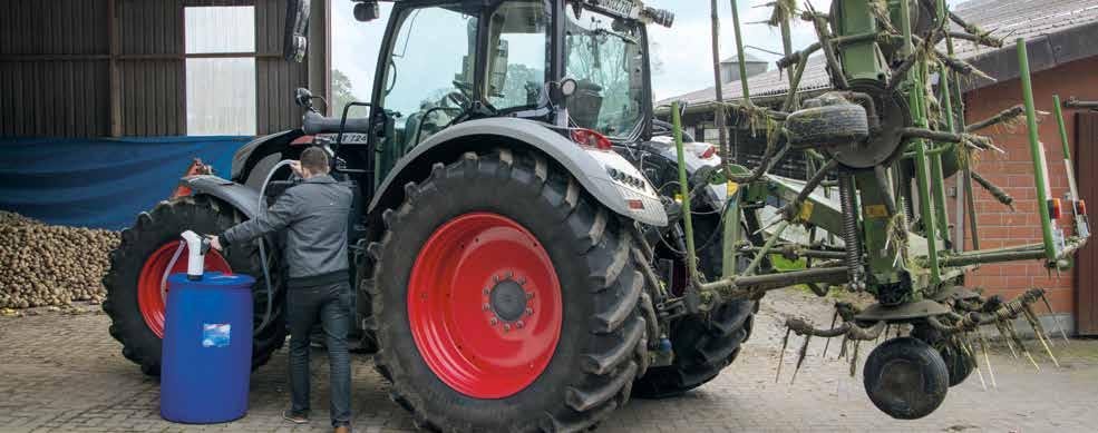 UNIVERSAL OILS (STOU AND UTTO) Many tractors or building machines with power shift transmission and older tractors have a common transmission oil circuit, rear axle and hydraulic system in which wet