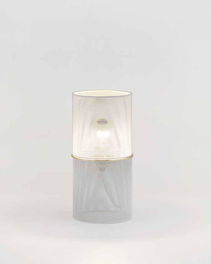 cristal opal. Tiene touch me. Bulb Included Finish Metal tablelamp, satin nickel finish. Opal glass shade.