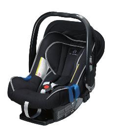 interior comfort Protectors & covers Child safety 16 17 06 07 08 up to 15 months up to 13 kg 8 months to 4 years 9 to 18 kg 3½ to 12 years 15 to 36 kg 09 Mercedes-Benz child safety Your vehicle is
