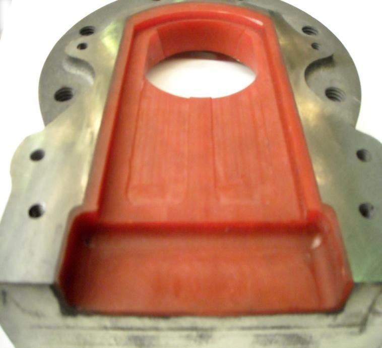 Shearseal Fig 30 Polyurethane lined valve Moulded polyurethane liner that covers the bore, chest and packing gland areas to give maximum protection to give extended service life over standard and