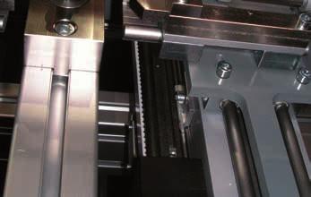 PICK AND PLACE Fast and maintenance-free handling with drylin toothed belt as a
