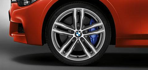 Double-spoke style 400 M; other wheels available M Sport suspension 3, alternatively Standard running gear or Adaptive M suspension 4 BMW Individual high-gloss Shadow Line, or alternatively satinised