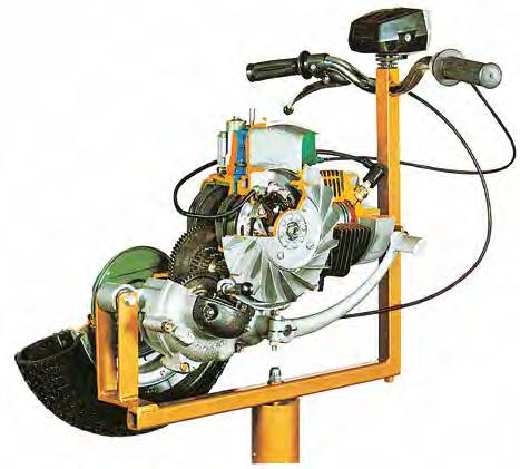 weight and dim: 50x45x70h Net Weight: kg 67 Gross Weight: kg 80 VB 7840 VB 7840M VESPA - PIAGGIO 2 STROKE ENGINE (on stand with wheels) - manual Main technical specifications: Displacement: 125/150