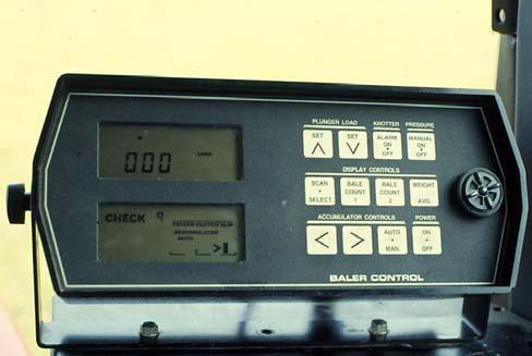 BA3, BA4 ACCUMULATORS Accumulator Display The baler control box displays the accumulator details.