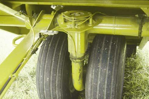 BA3, BA4 ACCUMULATORS Dual Caster Wheels The dual caster wheels allow the accumulator to make sharp turns in the field, without causing field damage.