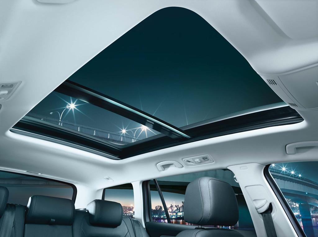Bring the outside in. Enjoy the sky above like never before thanks to the Passat s optional panoramic sunroof.