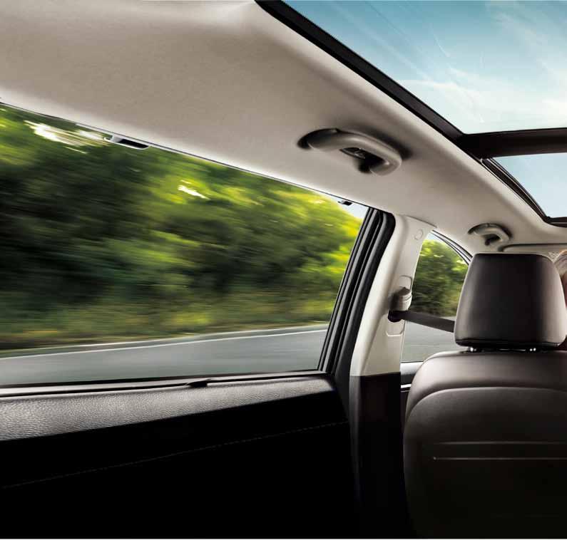 A world of comfort and light Flooding the cabin with light, the range-topping Carens 3 boasts a panoramic sunroof which extends over both front and rear passengers but can be screened in