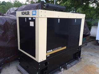 00 Caterpillar C27, 650 kw standby generator with Cat C27 engine, 277/480/440 V 3 Phase 60 hertz, 1000 amp breaker, Sound attenuated enclosure, EMCP 4.2, 15 amp battery charger.