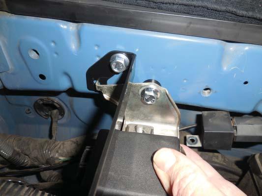 Keep the bolt in the red arrow location loose until you have mounted the brackets into the vehicle. 226.