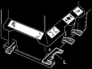 10a/b); this will block the operating arm and the horizontal arm; the assembly head positions itself automatically at the correct distance from the rim.