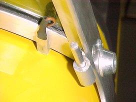Connect the wires to the windscreen. capscrews 8. Tighten the windscreen mounting bracket to the scuttle.
