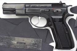 C ˇeská Zbrojovka CZ 75 Type: Self-loading pistol Calibre: 9 19 mm