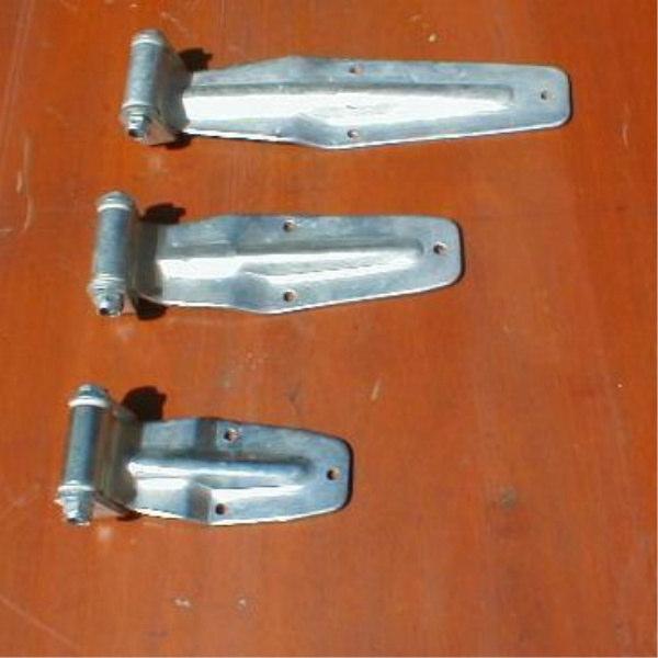 Description: Swing Door Hinges, Embossed over the Seal Hinges Material : Galvanized steel Comment: Stock Item Part No.