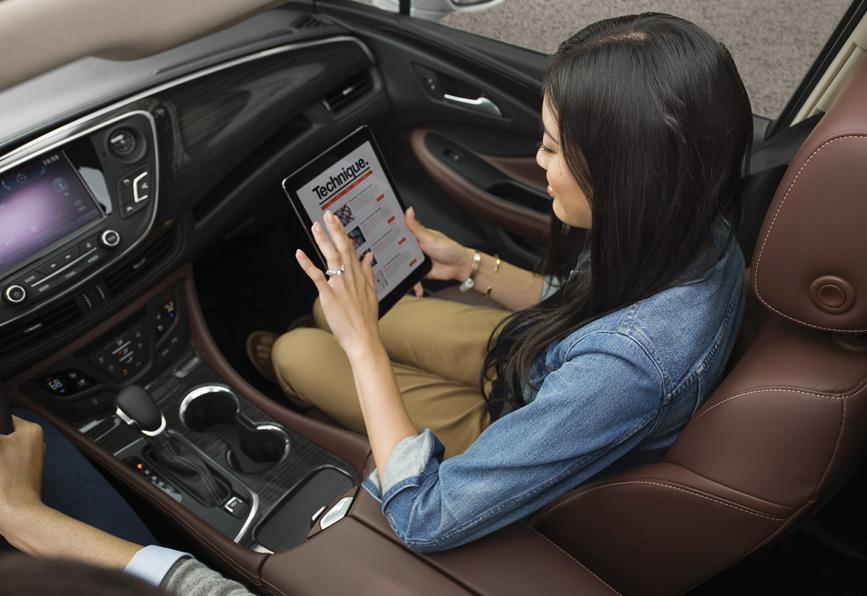 By supporting Apple CarPlay 1 and Android Auto, 1 Envision provides seamless integration with your smartphone through the vehicle s built-in 8-inch diagonal color touch-screen.