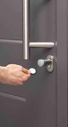 AUTOMATIC LOCKS, GLAzINGS, HANDLES Custom equipment Automatic locks Open your door easily and conveniently via multiple-point locking using a hand