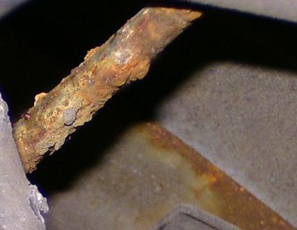 Defect major fault break pipe - rear weak