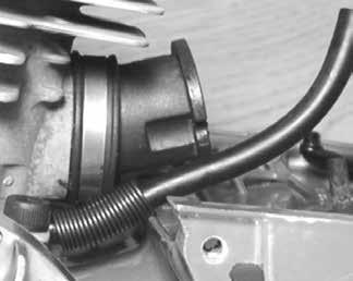 13. CYLINDER & PISTON 680ES SERVICE MANUAL 13.26 Install the pulse tube onto cylinder barb. 13.27 Install protective spring onto pulse tube.