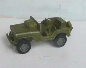 4.50 660 Thornycroft 'Mighty Antar' Tank Transporter. Supertoy. Military green, with window glazing. Rear ramps intact.