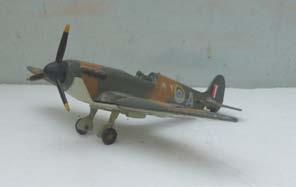 4 cannons in wings. Fair/good condition. Price ( ): 20.00. 4.57 719 (741) Spitfire Mk.