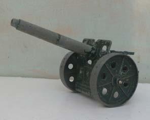 4.189 Diecast - other Unidentified Mobile Field Gun, believed to have its stabilizing rear spread legs severed.