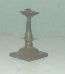 Height 8cm (3.25 inches). Qty. 2. Price each Price ( ): 4.00 4.223 Small Accessories - Britain's Sundial. Brown.