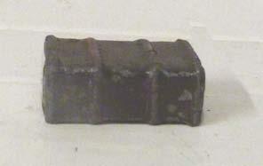 4.249 Other 'lead' figures- railway-related Luggage Trunk/Case. Flat-topped.