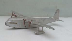 00 4.23 60r Empire Flying Boat, 4-engines each with 3-blade propeller, overall silver, with