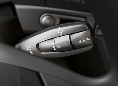 The most important setting and adjustment features at a glance A Vehicle lighting Auto on/off driving lights Headlamps off Side lights on C Use of the instrument cluster Selection from the main menu