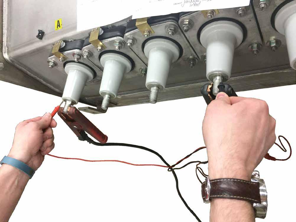 Dielectric Testing Resistance Measurement DANGER De-energize the Vista Underground Distribution Switchgear before performing the resistance measurements described in this procedure.