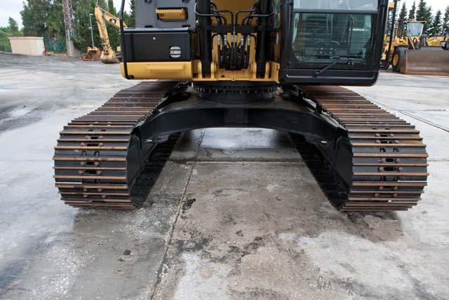 Structures & Undercarriage Built to work in rugged environments Frame The 320E LRR features a solid foundation that s built to absorb the stresses of every day work.