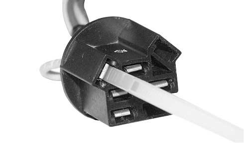 O O R S P T X39320 Picture ote: ront view (switch end) of key switch plug connectors- early version () and current version (O). X39321 Picture ote: urrent model plug shown. 6.