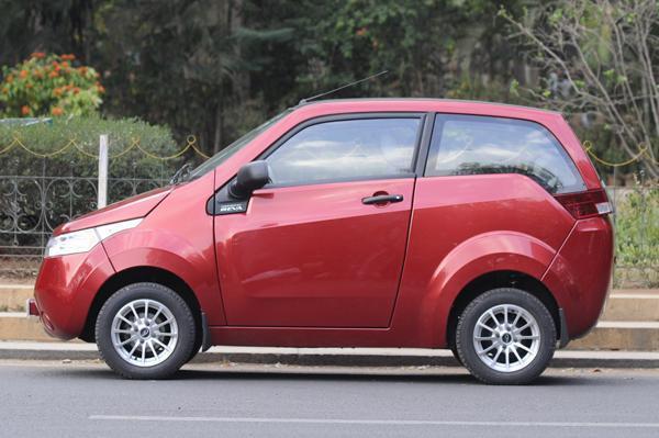 FIRST DRIVE Mahindra e2o review, test drive Mahindra has launched its electric car, the e2o, at a price of Rs 5.96 lakh in Delhi. Here's our first impression of what it's like to drive.
