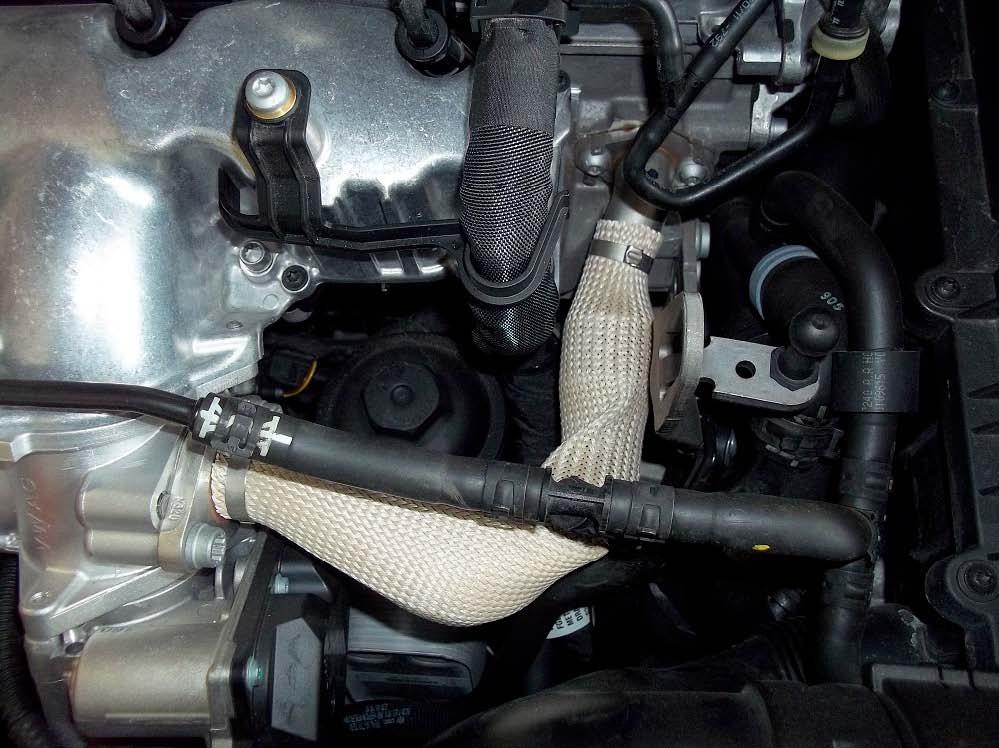4. Remove the 4 EGR inlet pipe bolts (see figure 2).