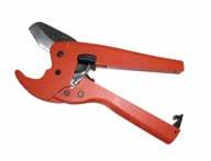 Straight, even, accurate cutting TTERY-OPERTED PIPE CUTTER
