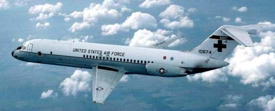 C-9 McDonnell Douglas DC-9-30 Nightingale span: 93'5", 28.47 m length: 119'4", 36.37 m engines: 2 Pratt & Whitney JT8D9 max.