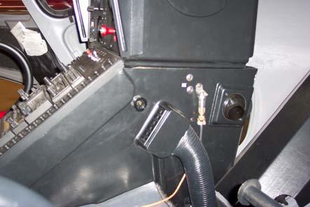 Velocimeter installed on 480 lower instrument panel. Velocimeter installed on 280FX lower instrument panel 4.