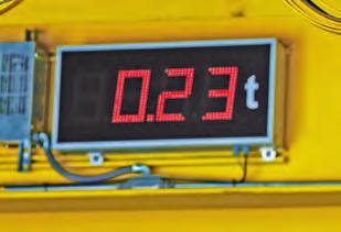 four-digit 7-segment load display (Stahl Load Display), large format, luminous red, available with various interfaces including CAN.