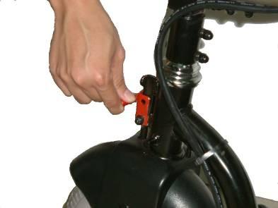 Lifting the scooter by the bumper could cause damage or injury. For your safety, always ask for help if required.