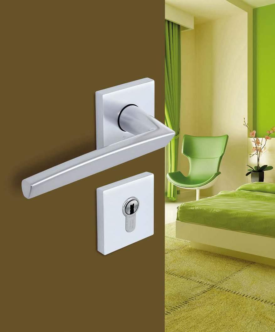 URBAN Aluminium door handles Solid cast handles on plates or on