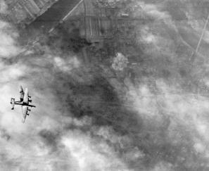 Above right: Two Lancasters have a close encounter during a daylight mission over Koblenz, Germany, 29 December 1944. Both aircraft made it back to base.